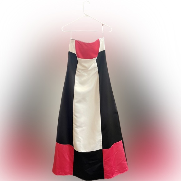 ⭐️HP⭐️ Floor Length Pink, Black, and White Jessica McClinktock Dress - Picture 6 of 11